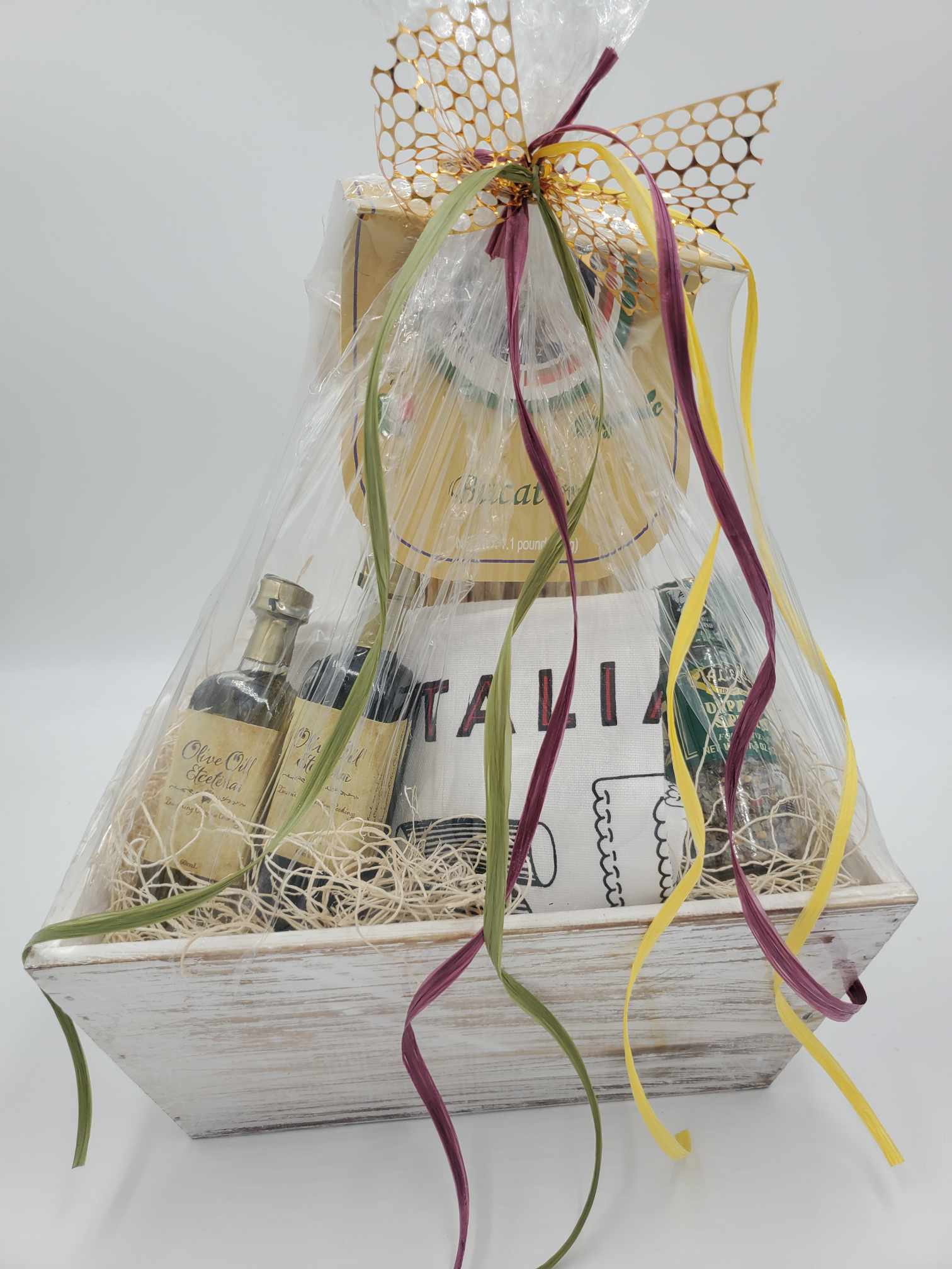 Italian Themed Basket with Olive oil and balsamic vinegar, pasta, Dipping spice and pasta tea towel from Stonewall Kitchen 