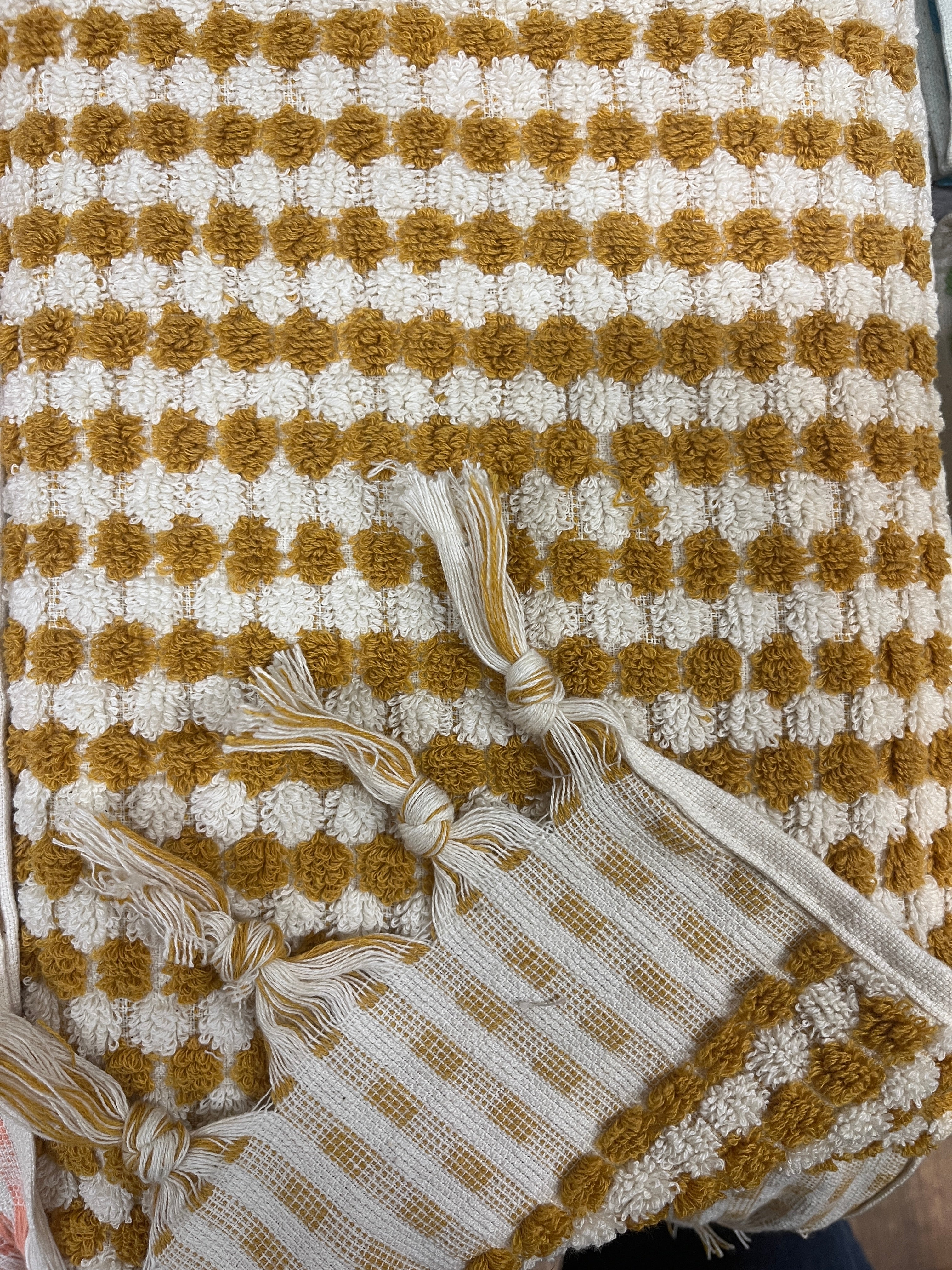 Pom Pom Hand Towels - Olive Oil Etcetera 