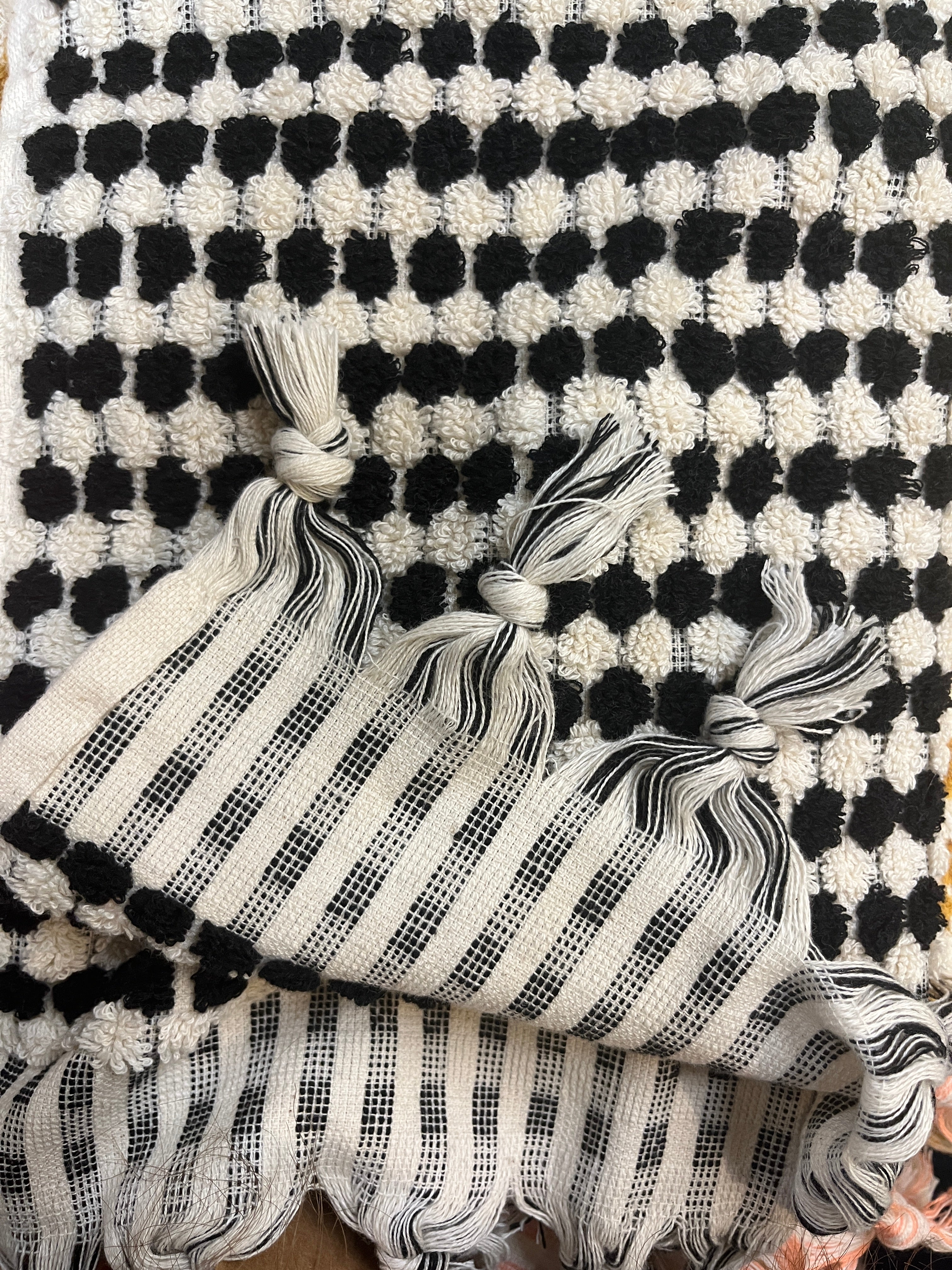 Pom Pom Hand Towels - Olive Oil Etcetera 